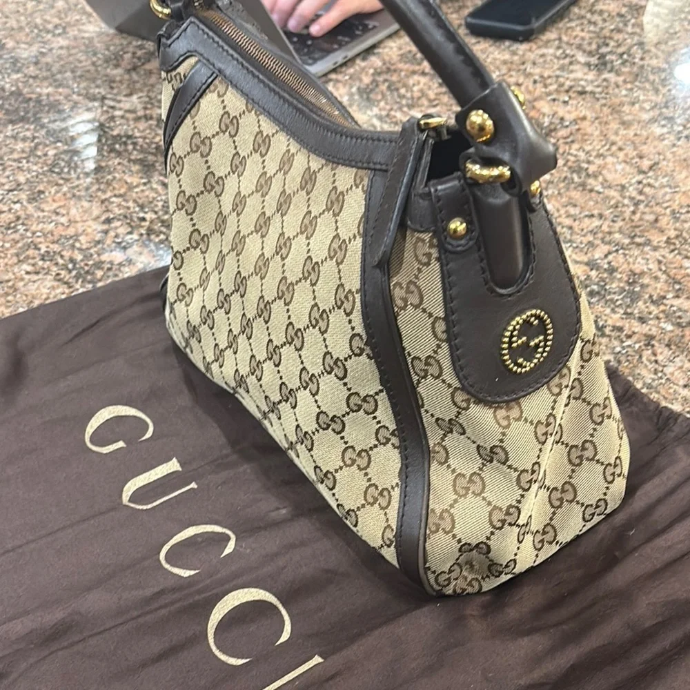 Gucci Monogram Beige and Brown Shoulder Bag - Picture 2 of 13
